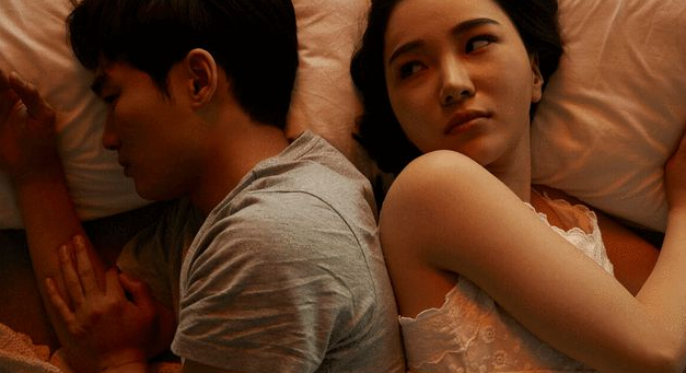 谈恋爱多久同居比较合适?同居有时并不美好,也可能是破碎爱情梦的开始