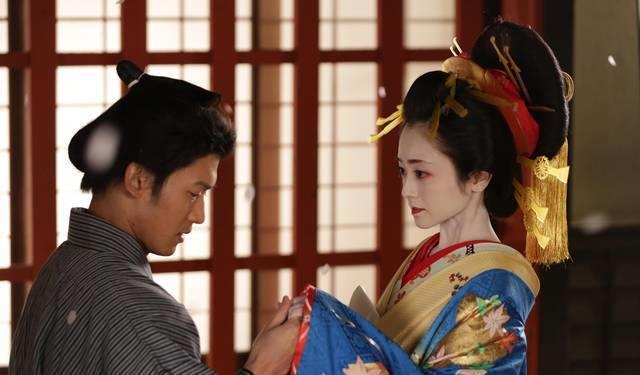 秀对其十分欣赏,就将女儿细川玉子(日本女人嫁人后要随夫姓)嫁给了他