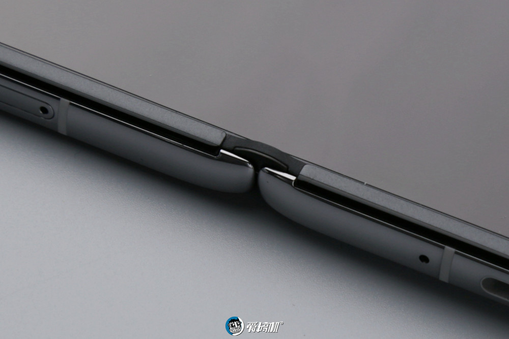 转轴处细节能悬停的最大角度能悬停的最小角度oppo find n折痕效果