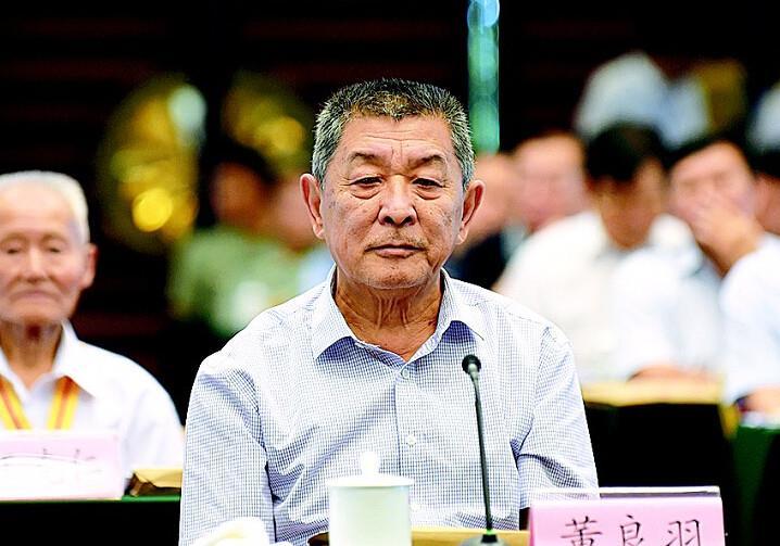 长子是董良羽董良羽生于1938年,曾考入了哈军工雷达专业,待到毕业后