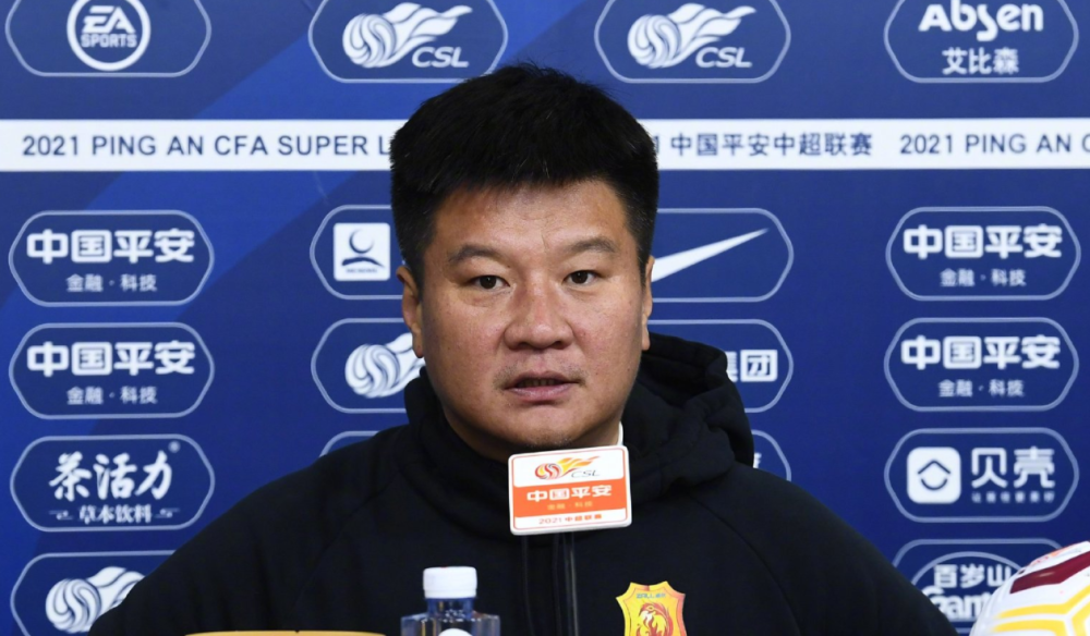 李金羽很高兴拉斐尔回归球场与大家一起感受快乐感受进球