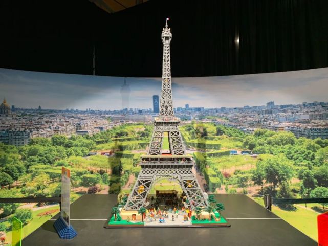 eiffel tower埃菲爾鐵塔但正好可以藉此機會使用較新的1x2彎曲元素,我