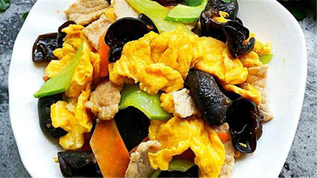 北方特色菜木须肉的家常做法嫩滑鲜香色泽诱人很适合老人小孩