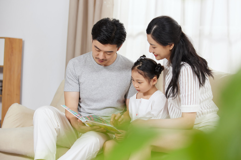 妈妈抓住睡前1小时,坚持陪孩子做这3件事,孩子想不优秀都难_腾讯新闻