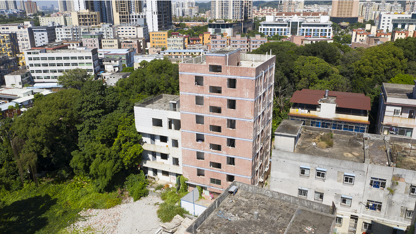 现场情况六约南片塘坑旧改项目位于龙岗区横岗街道,北临龙岗大道,西临