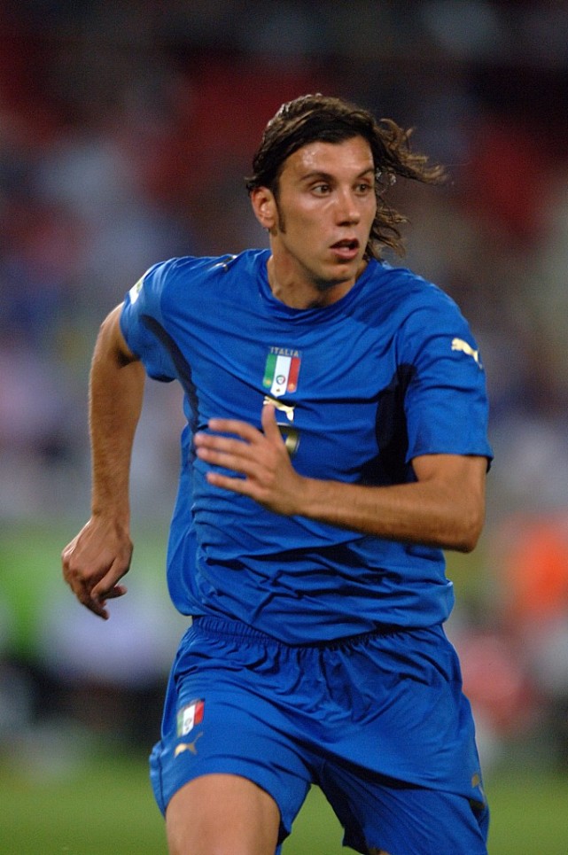 登顶后迅速坠落因乌龙被调侃因世界杯被铭记的扎卡尔多