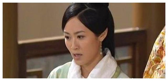 《襄阳记》记载,诸葛亮要结婚了,名士黄承彦,向他推荐自己的女儿:闻君