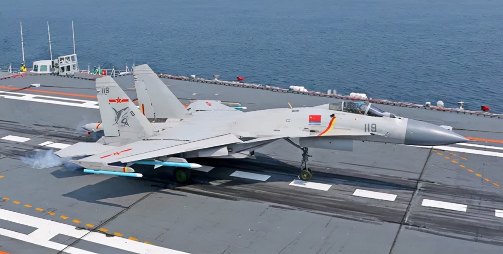 官方的意外之喜昨夜军迷热烈讨论的歼15改有哪些魔鬼的细节