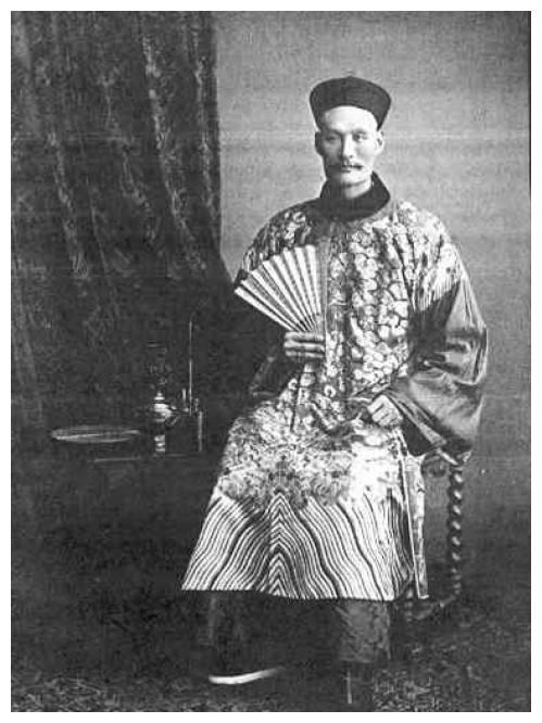 当年清朝身高319米的第一巨人娶了英国妻子如今子女怎样了