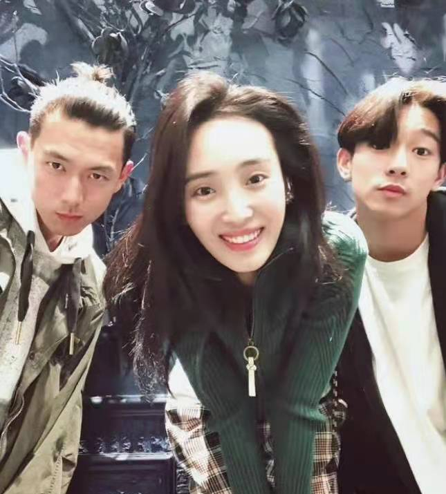 王紫璇与大34岁导演陈国富回家被拍引猜测曾被传是李现的前女友