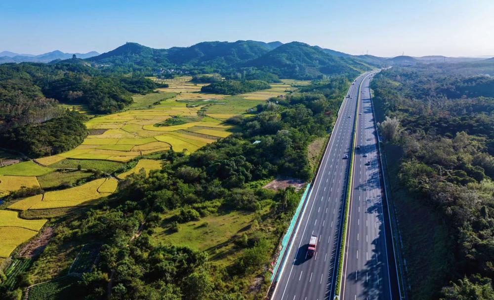 作为粤西地区融入湾区建设的高速公路主骨架,阳茂高速今日全线开放