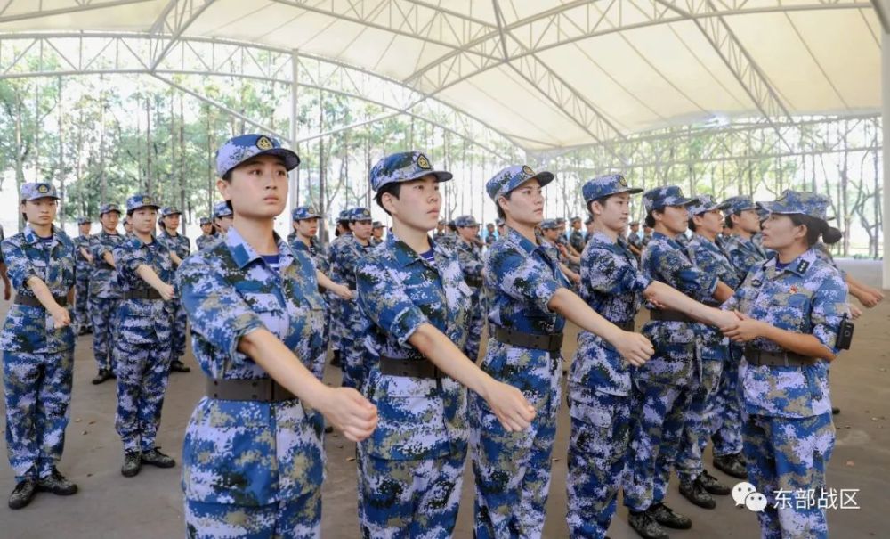 技术进步带来性价比革命：F16发射火箭弹，单发精确穿透行驶中车辆小甘图书高中英语单词音频