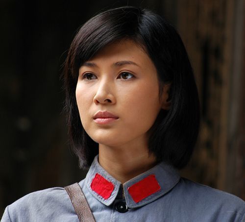 《亮剑》李云龙的老婆童蕾为了嫁给富豪周旭辉,抛弃同居5年的男友