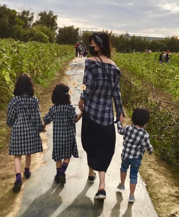 李靓蕾闺蜜谢怡芬透露离婚原因否认婆媳关系问题两家财力相当