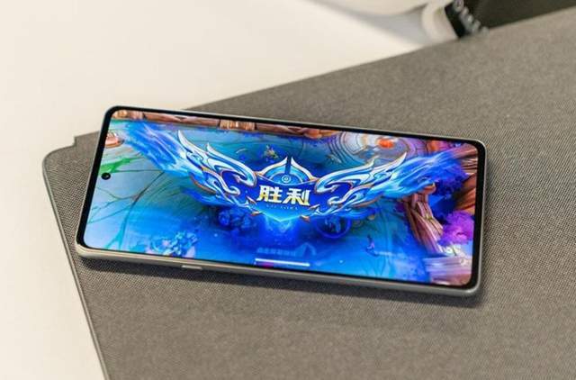 高通新骁龙8手机上架，率先开售的moto edge X30有哪些看点？