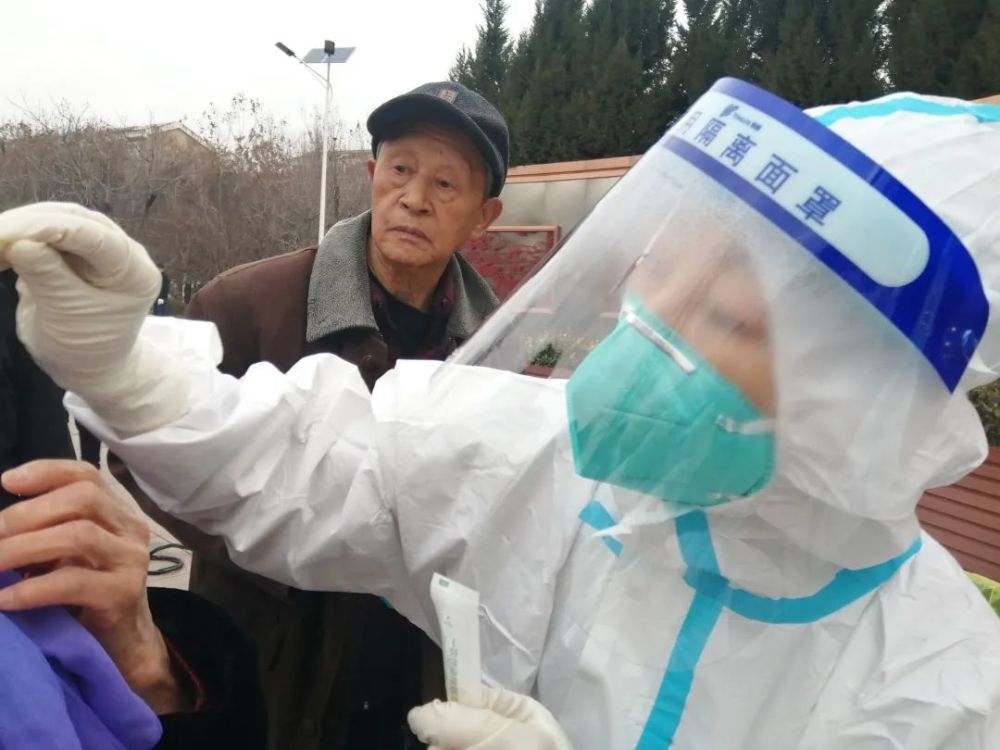 又双叒叕出征城北人硬核驰援第三轮全员核酸检测
