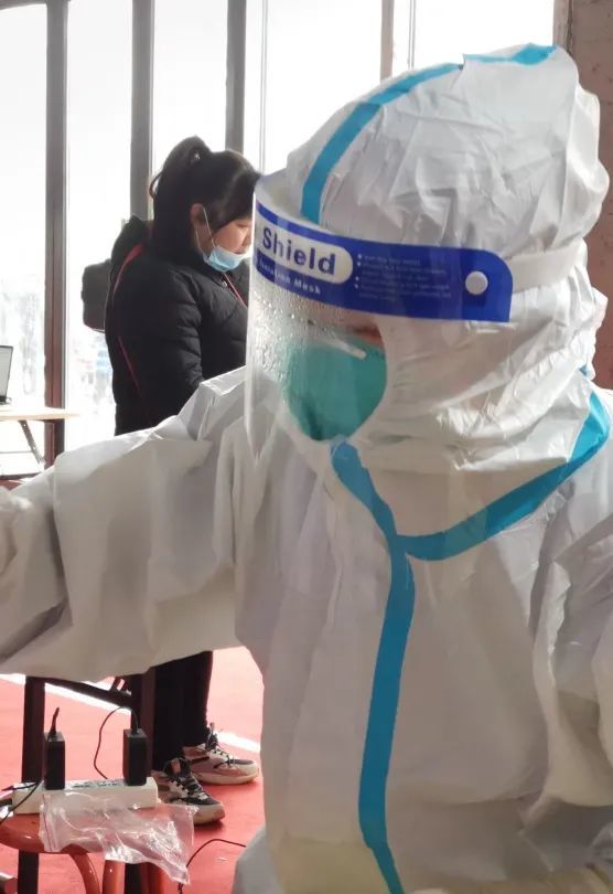 又双叒叕出征城北人硬核驰援第三轮全员核酸检测