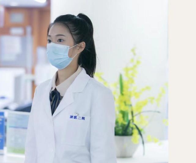 王蕊发文暗示被恶剪,她被淘汰并不冤,但她受的委屈我必须说出来