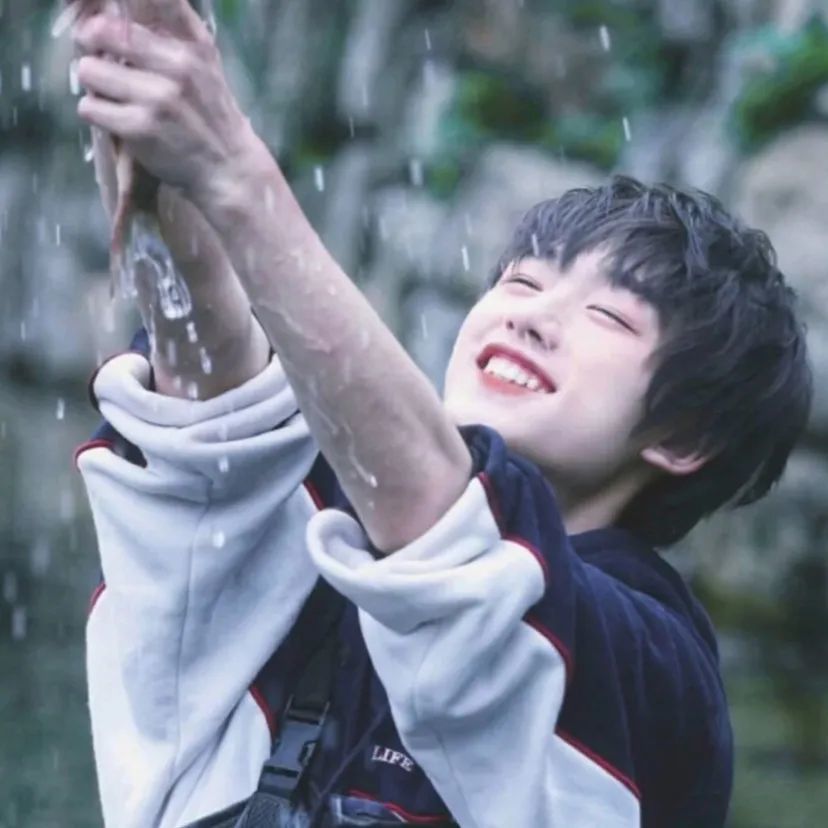 英子粉丝留言求图丁程鑫优质头像