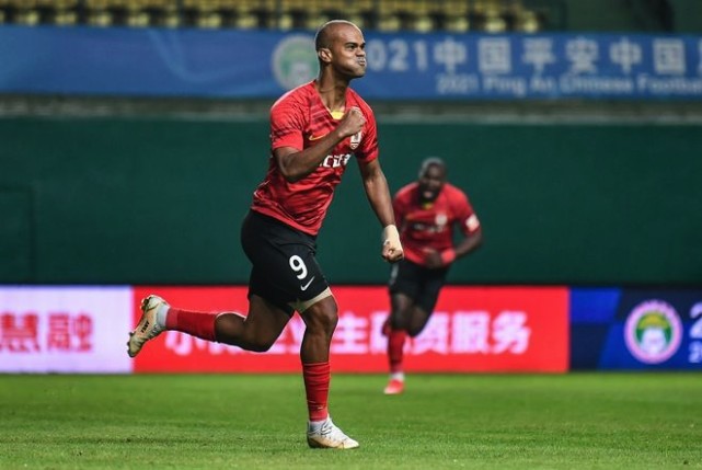 中超:亚泰1-1深圳 儒尼奥尔任意球闪击后伤退 金特罗替补救主