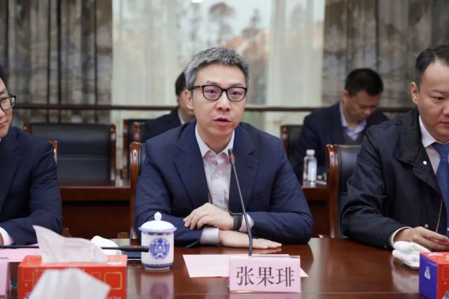 张果琲代表商汤科技向宝山区的大力支持表示感谢