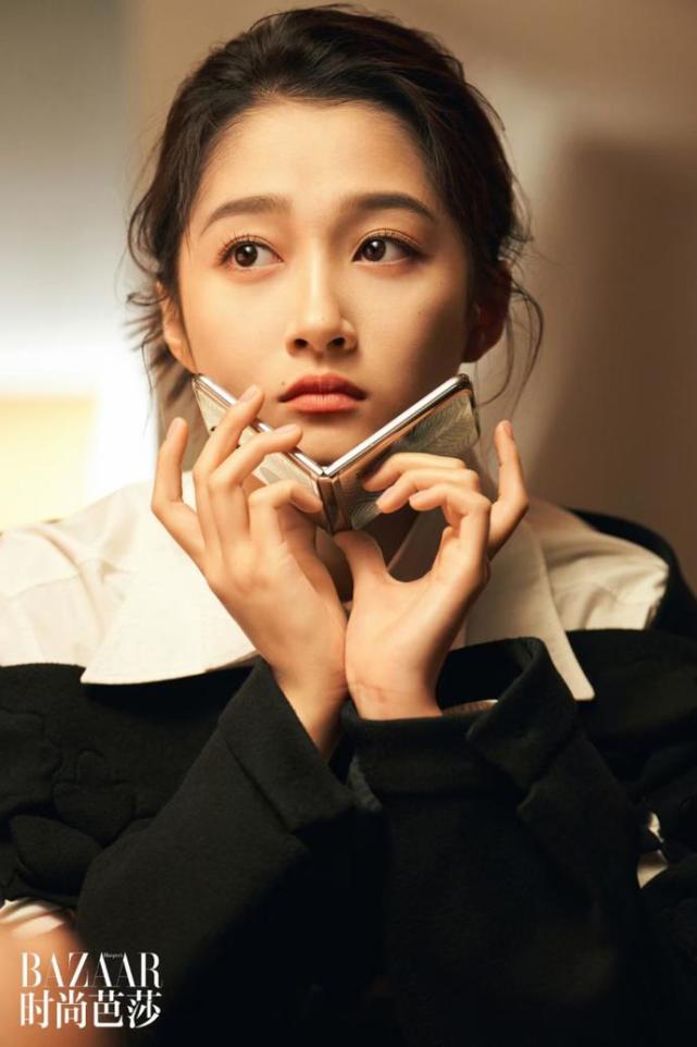 副屏 翻盖式折叠屏 关晓彤代言 华为p50 pocket这是要卖爆的节奏