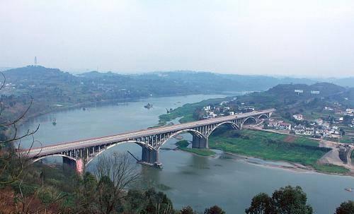 简阳沱江大桥就是1座质量杠杠的建筑物.