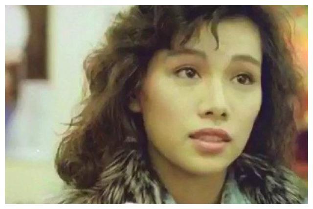 1990年曾和万梓良,关之琳合作拍摄《喋血风云》,在其中虽然戏份不多