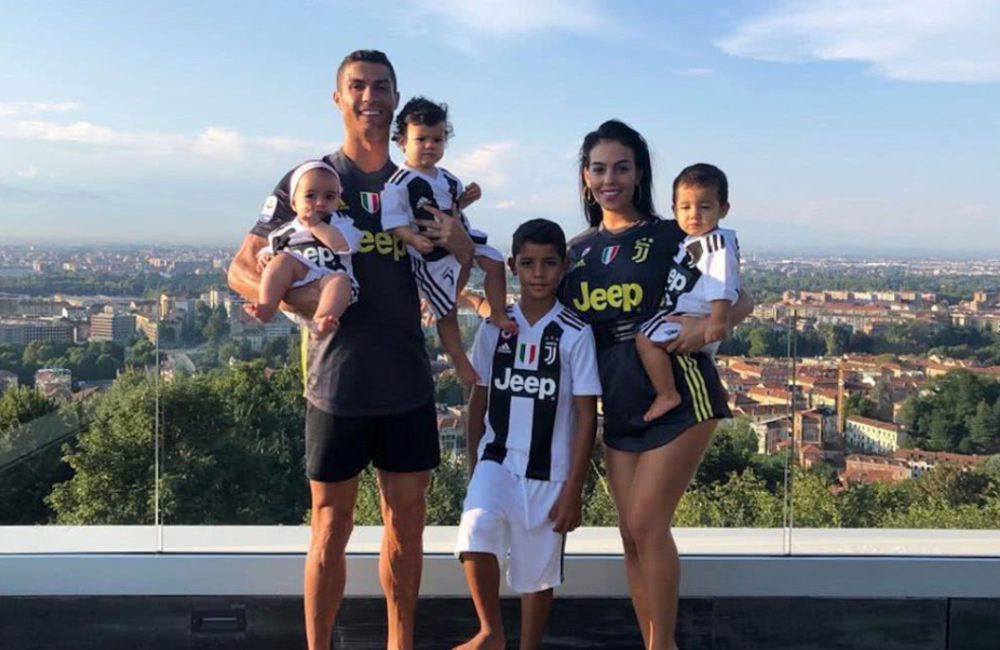 c罗宣布乔治娜怀龙凤胎4个孩子3个妈以后还会再生吗