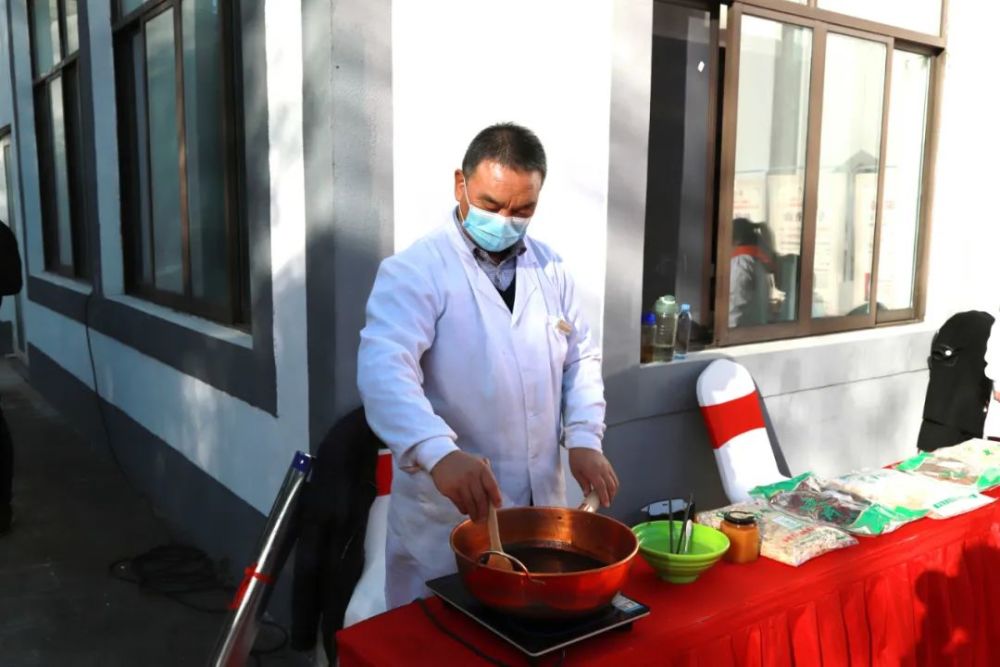 徐经世(全国仅90位安徽仅3位),全国名老中医国务院津贴获得者周宜轩