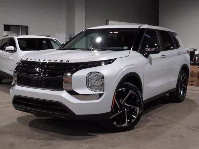 首批outlander进店新奇骏的表兄弟25混动awd获售18万