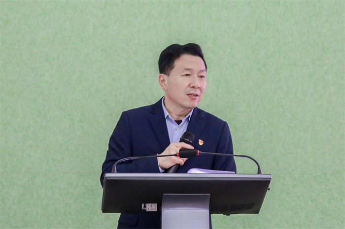 重庆城科理事长刘学民为机关党总支宣讲十九届