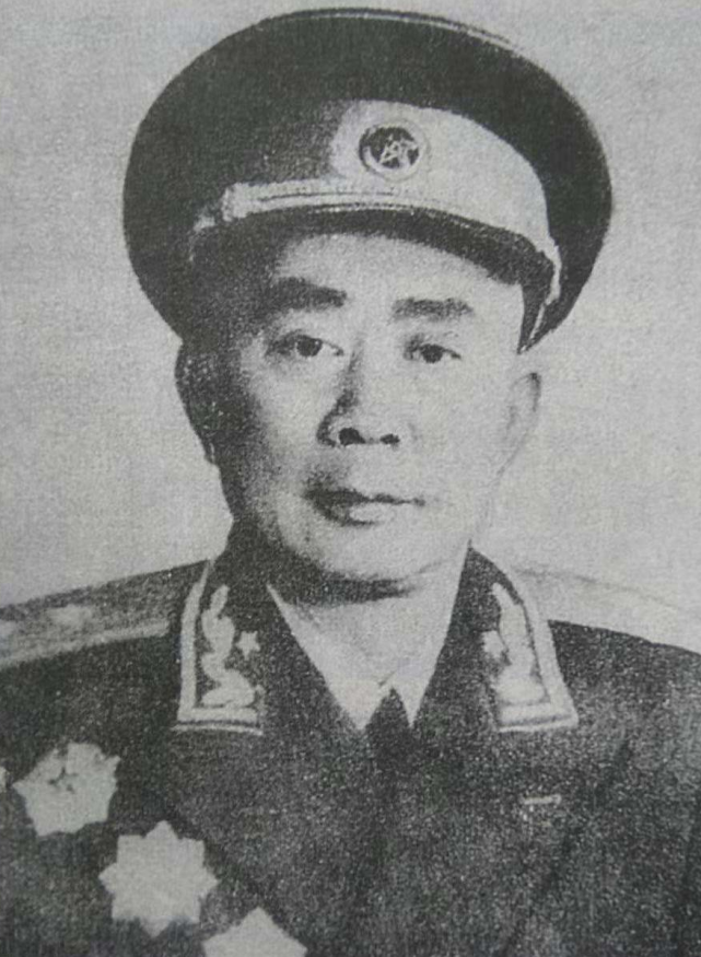 谭甫仁中将开国中将谭甫仁,1910年4月1日生于广东省仁化县城口镇城群