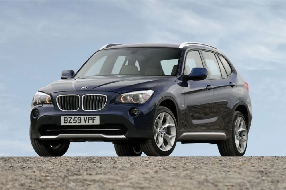 8系是1989年推出的,时隔将近20年之后,宝马复活了8系,g14/g15/g16系列