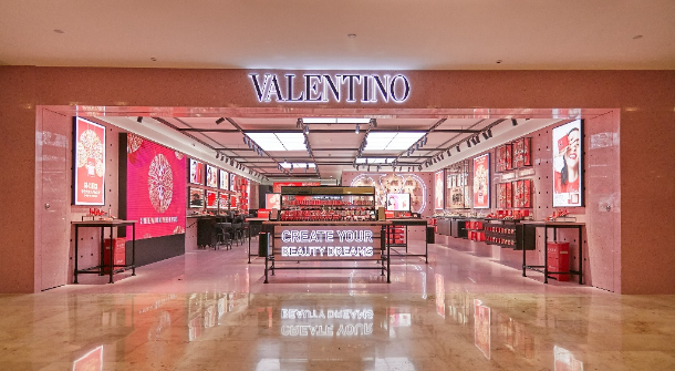 华伦天奴美妆南京首家线下精品店登陆德基广场