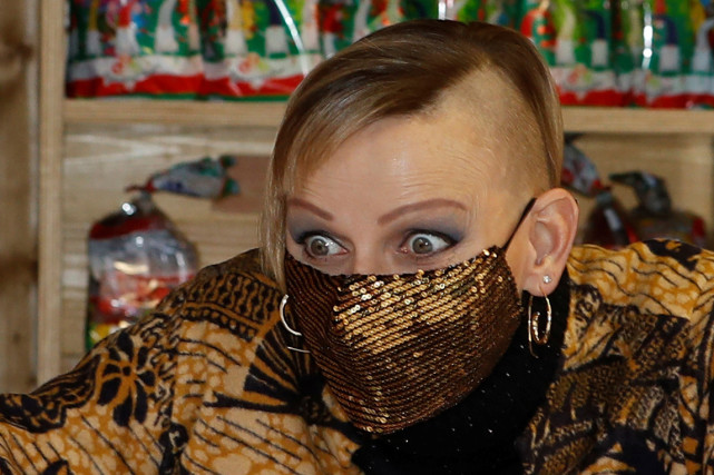 绝美王妃太惨!"入宫"20年暴瘦脱相,逃往非洲染病被传变疯婆娘