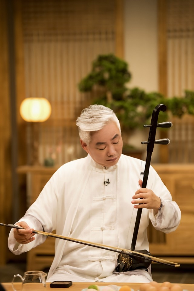 最懂年轻人的音乐会:方锦龙与新九州爱乐乐团"斗乐"广州