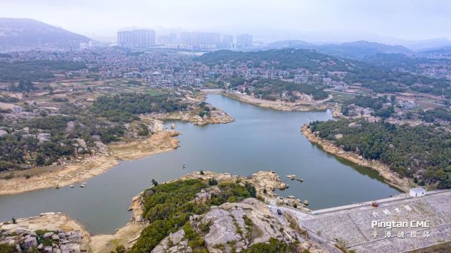 平潭六桥湖位于金井片区龙海村,依托牛脊山,六桥水库而建,属于水库型