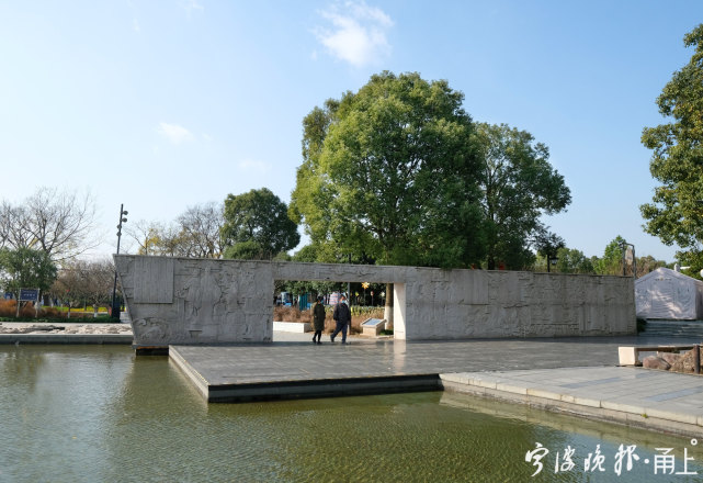 2009年又进行了景观的升级改造,并改名为半山忆·湖滨公园