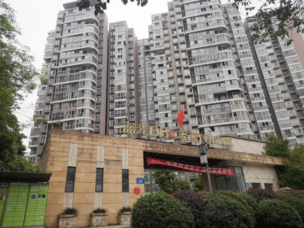 而距离地铁稍远的部分区域,如温哥华广场周边区域与圣菲town城区域的