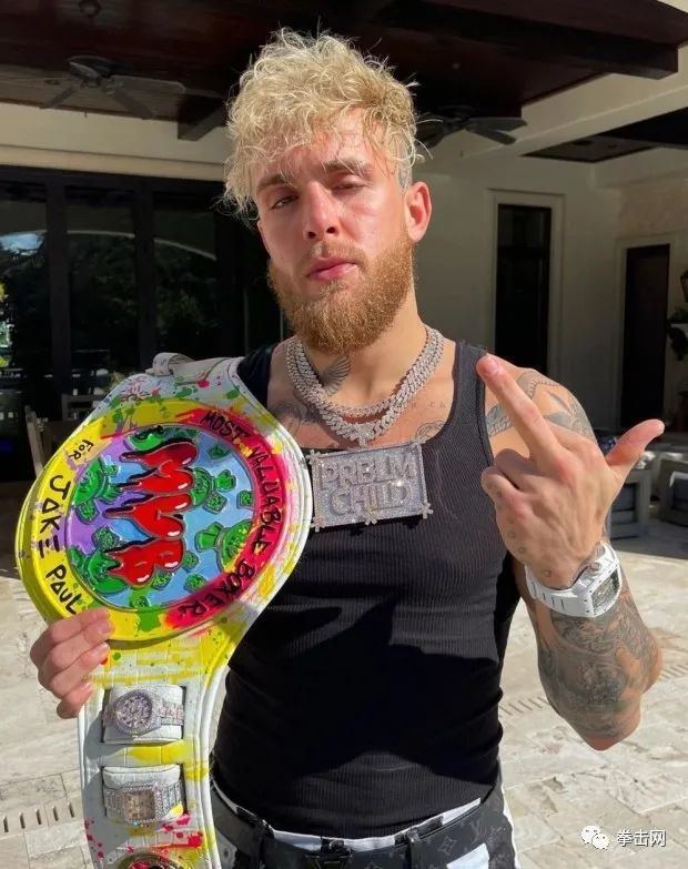 网红拳手杰克 保罗在圣诞节之际送给了自己一件价值50万美金的金腰带