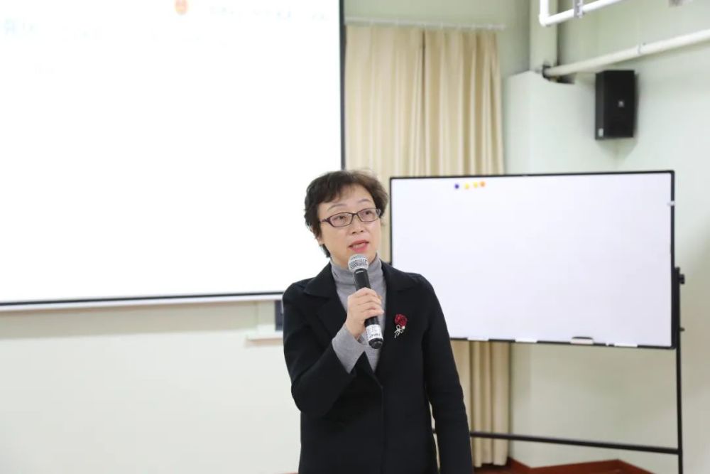 我为群众办实事树牢纪法意识涵养清风校园二分院检察官徐翀应邀赴上海