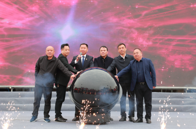 中共零陵区委副书记,统战部长龙军,零陵区人民政府副区长唐红鹰,零陵