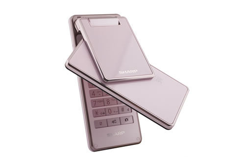 夏普手机是日系风格里较为知名的品牌,08年进入中国市场,当时对于很多