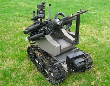 据悉,经过升级的这款拆弹机器人使用的是六轮的设计,体型十分小巧