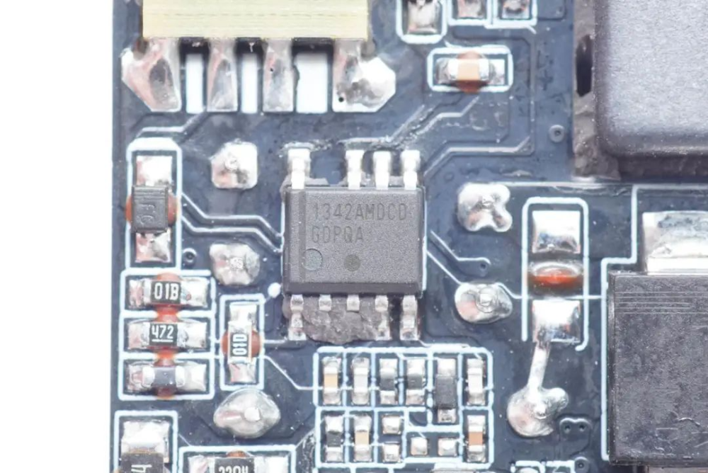 小米两款120W充电器MDY-13-ET和MDY-12-ED拆解对比_腾讯新闻