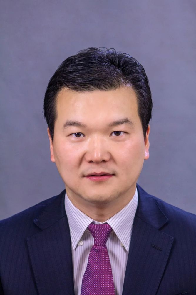 千里援疆万里情不负韶华不负使命李威威