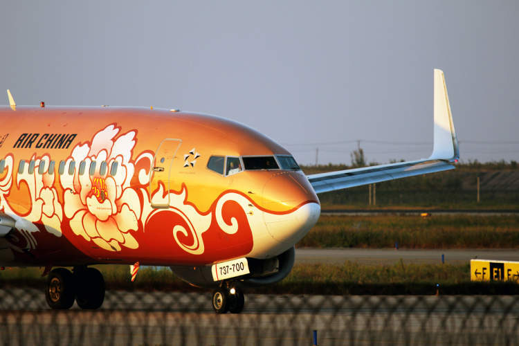 国航的"奥运圣火号",在北京奥运会结束后不久就褪下了彩绘图案.