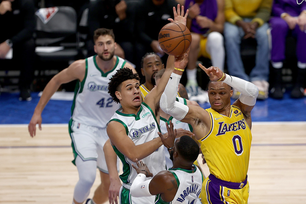 湖人 外媒：NBA暴发新冠疫情52名球员被隔离 威斯布鲁克在列