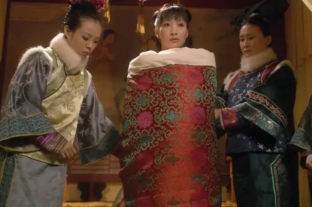 乾隆4点起床晚7点翻牌子当皇帝也是个体力活